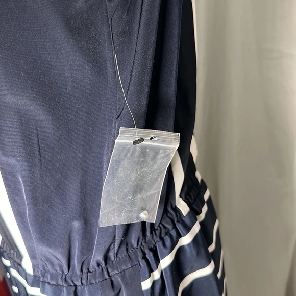 NWOT Vince Camuto “oceanography” striped dress size 6 - Picture 6 of 7